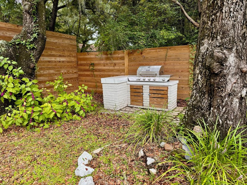 Water/Bay Views!** Fully Renovated** Luxury Home on .35 Acre - photo 38