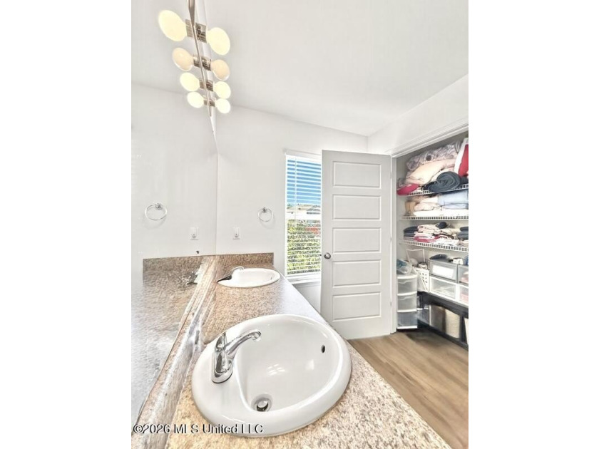 This well maintained home in the desirable Lakeview Subdivision - photo 43