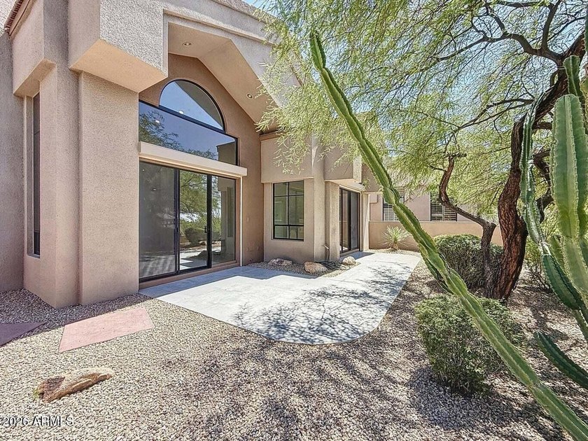 Totally remodeled 2025 Designed by renowned Architect, Award - photo 3