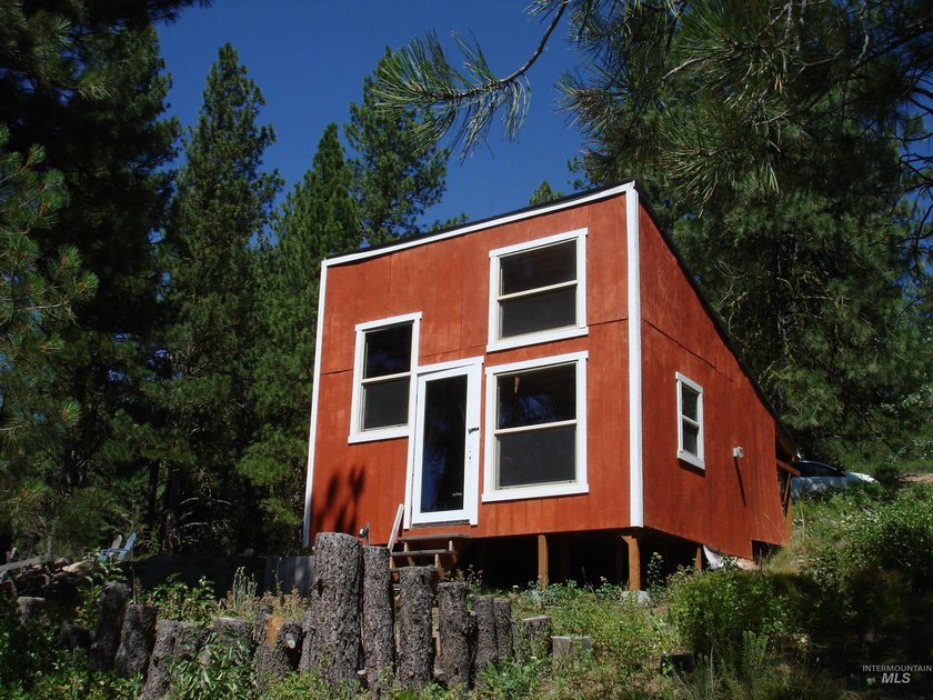 Get-away from it all with a filtered view of beautiful Cascade - photo 11