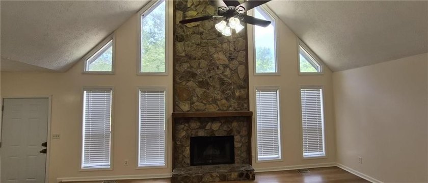 *** Motivated Seller *** A *Very Large*, *Very Nice* 4 BR, 3 - photo 13