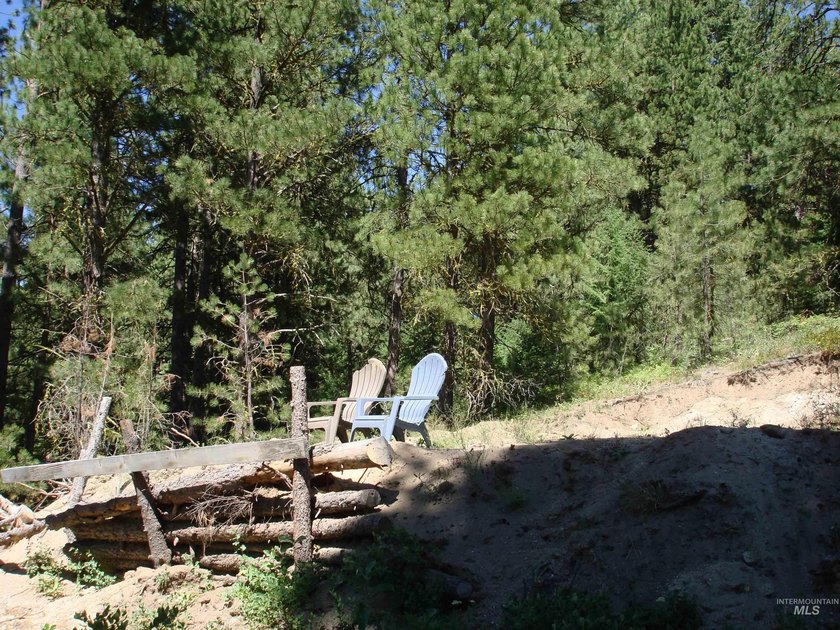 Get-away from it all with a filtered view of beautiful Cascade - photo 16