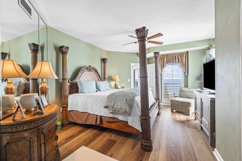 Indulge in serene Gulf views and pristine white sand beaches - photo 18