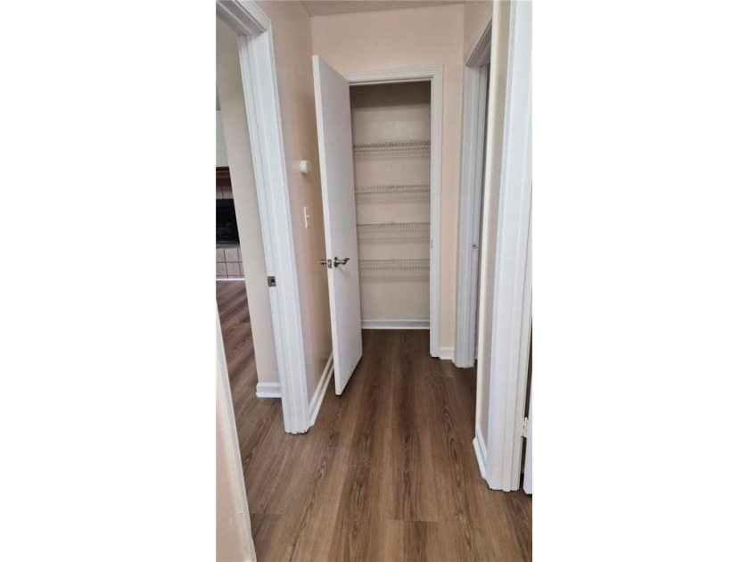 *** Motivated Seller *** A *Very Large*, *Very Nice* 4 BR, 3 - photo 29