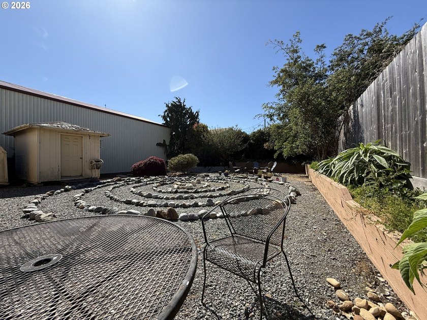 Versatile Industrial/Commercial property offering a wide range - photo 29