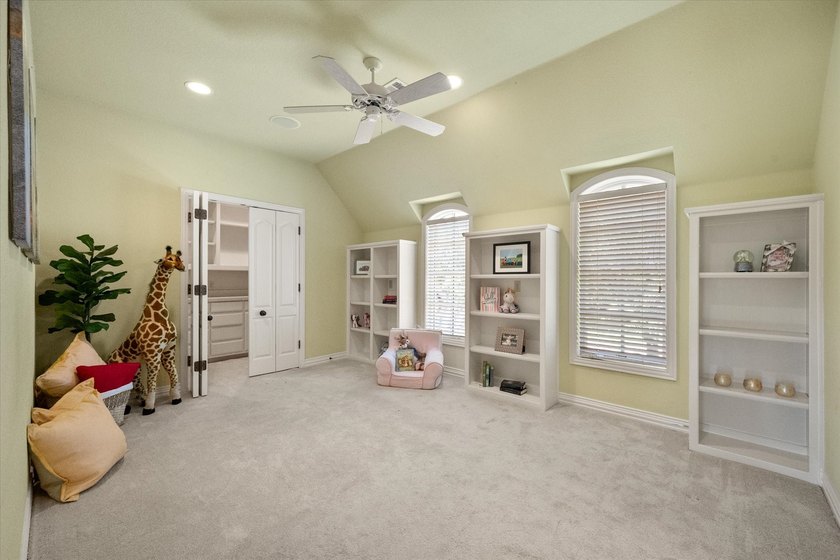 Welcome to luxury living in the prestigious gated community of - photo 33