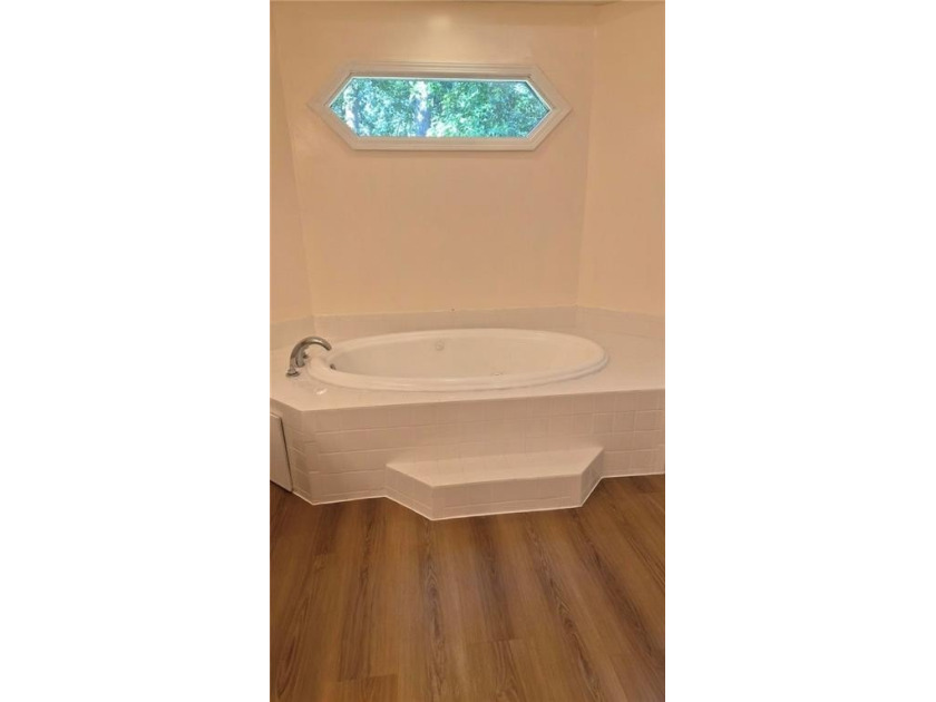 *** Motivated Seller *** A *Very Large*, *Very Nice* 4 BR, 3 - photo 38