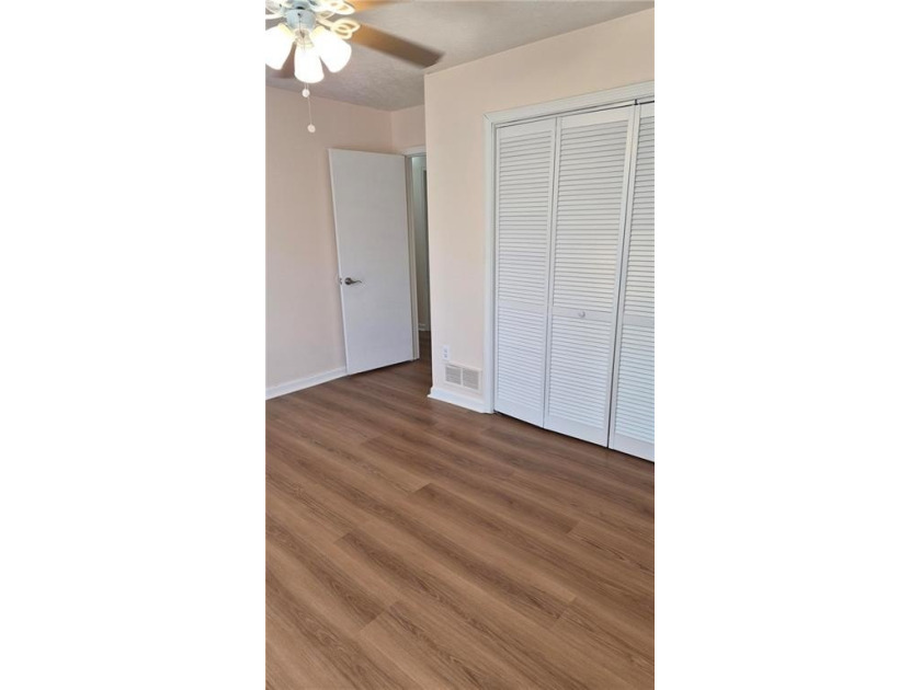 *** Motivated Seller *** A *Very Large*, *Very Nice* 4 BR, 3 - photo 41
