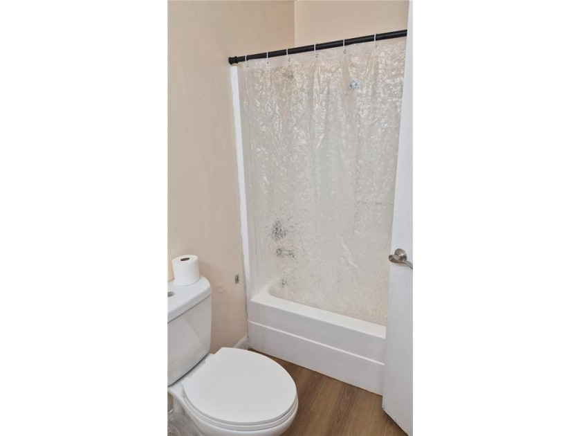 *** Motivated Seller *** A *Very Large*, *Very Nice* 4 BR, 3 - photo 45