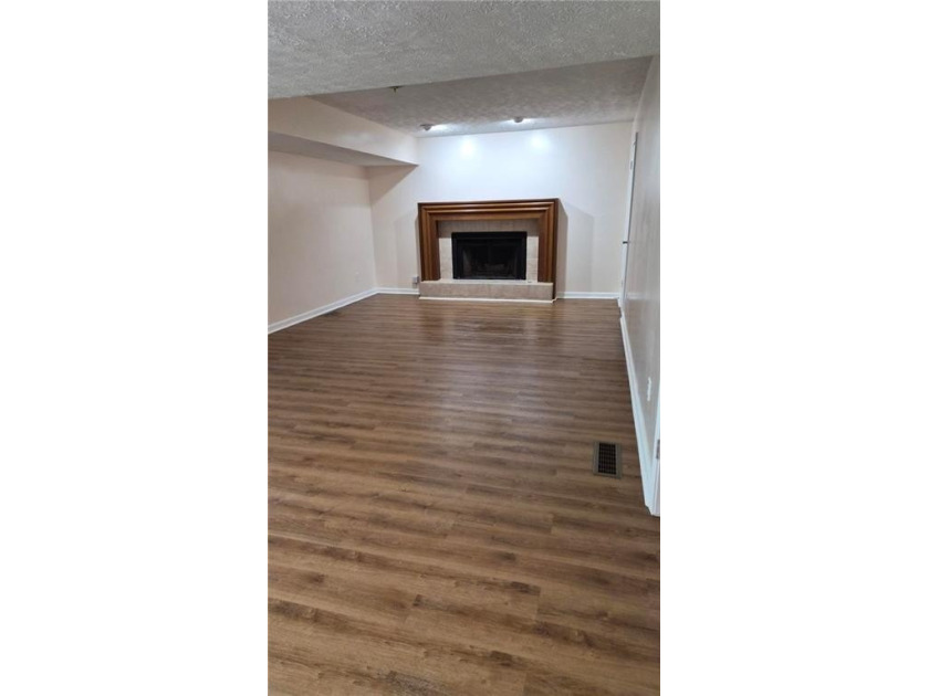 *** Motivated Seller *** A *Very Large*, *Very Nice* 4 BR, 3 - photo 48