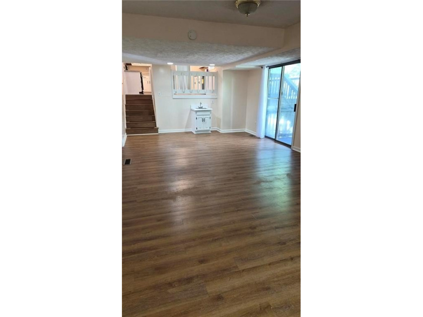 *** Motivated Seller *** A *Very Large*, *Very Nice* 4 BR, 3 - photo 49
