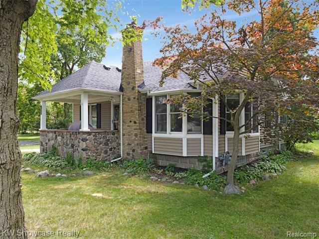 LOCATION, LOCATION, LOCATION, CLEAN UPDDATED 4 BDRM, 2 FULL BATH - photo 4