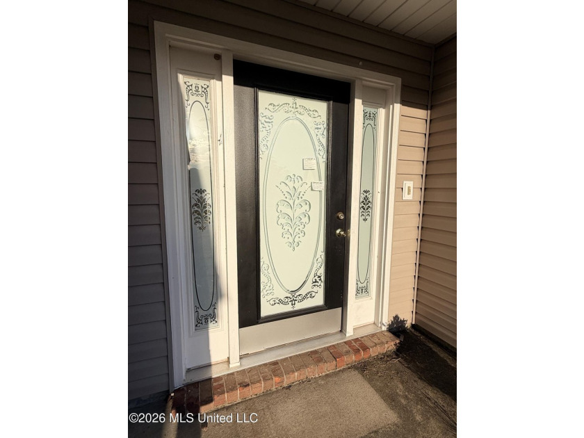 Super cute and super clean! This charming home sits on a large - photo 2