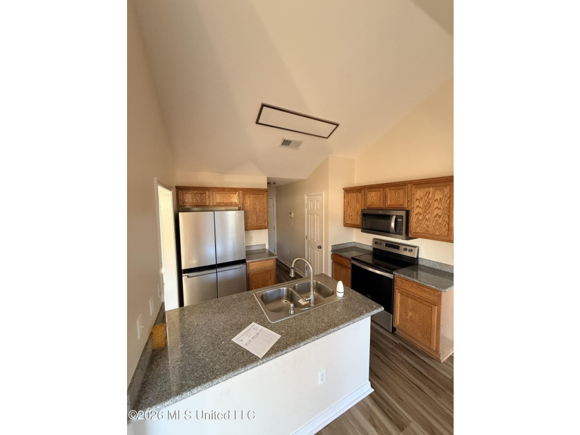 Super cute and super clean! This charming home sits on a large - photo 5