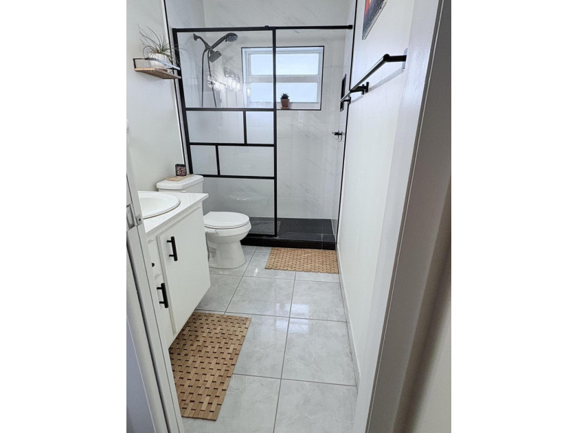Welcome to this charming one-bedroom, one-and-a-half-bath - photo 10