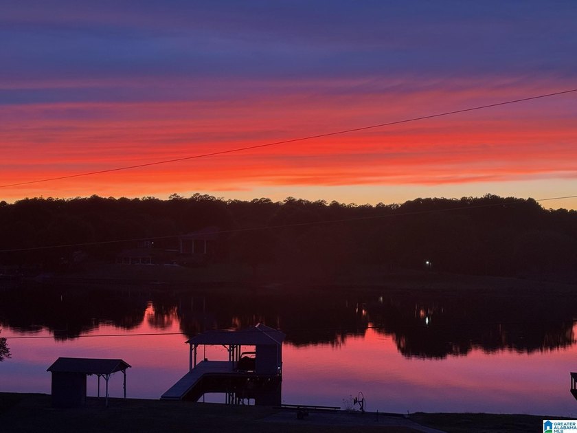 Stunning sunsets! Gorgeous lake views! Be prepared to fall in - photo 24