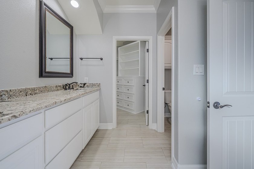 This stylishly crafted home in desirable Sea Oaks Village - photo 35