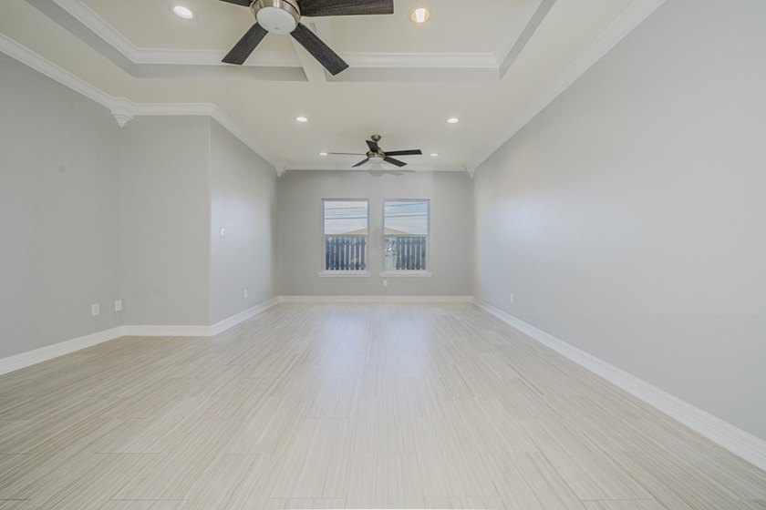 This stylishly crafted home in desirable Sea Oaks Village - photo 38