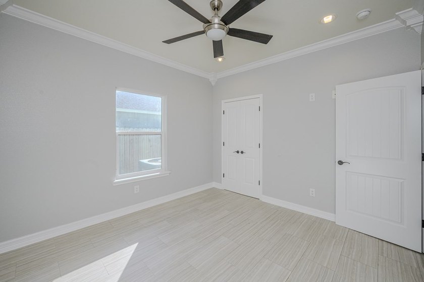 This stylishly crafted home in desirable Sea Oaks Village - photo 44