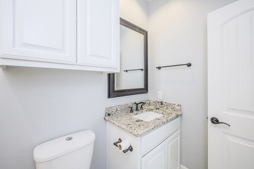 This stylishly crafted home in desirable Sea Oaks Village - photo 46