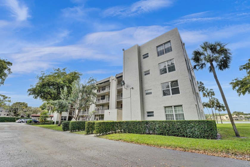 Experience resort-style living in this spacious 2-bedroom - photo 49