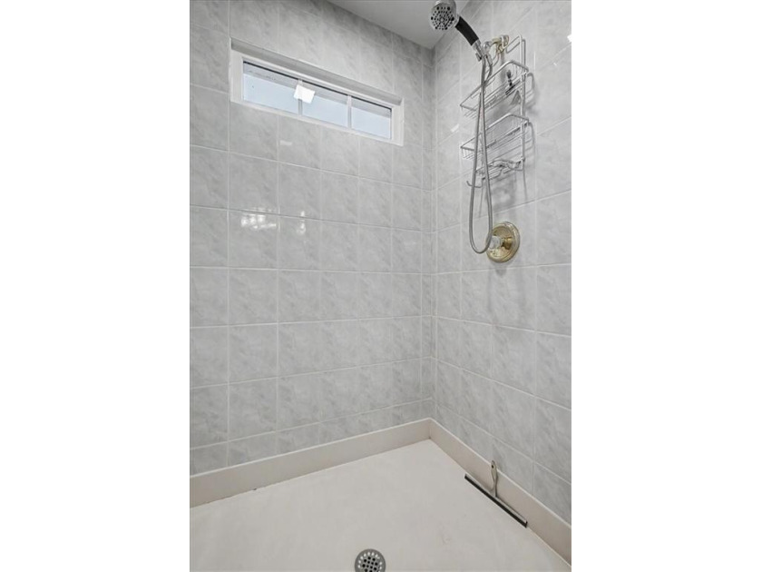 Meticulously maintained by the original owners, this ELEGANT - photo 31
