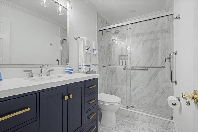 Meticulously maintained by the original owners, this ELEGANT - photo 34