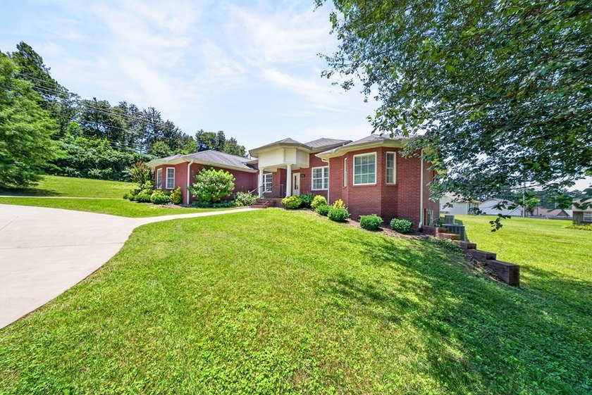 Step inside this beautiful all-brick home featuring 4 spacious - photo 12