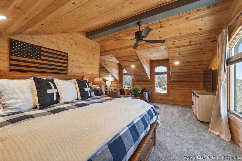 Stunning updated home in highly desired Four Seasons w/ - photo 43