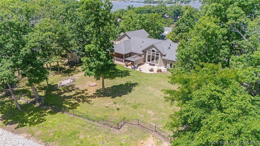 Stunning updated home in highly desired Four Seasons w/ - photo 49