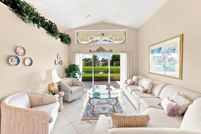 Beautiful lake views from this well-maintained 3-bedroom, 2-bath - photo 7