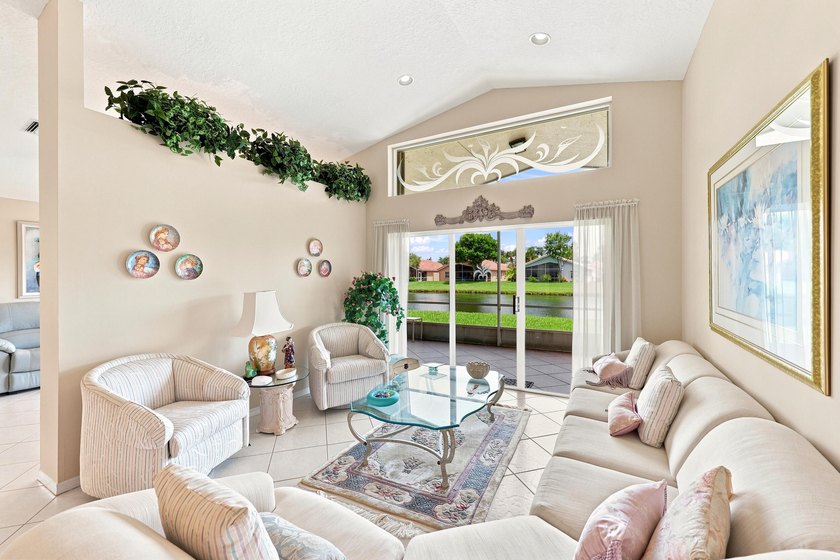 Beautiful lake views from this well-maintained 3-bedroom, 2-bath - photo 8