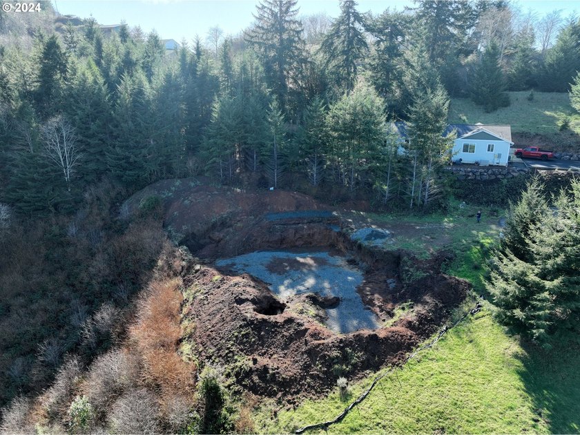 INCREDIBLE COASTAL RETREAT WITH MOUNTAIN VIEWS. Build your dream - photo 11