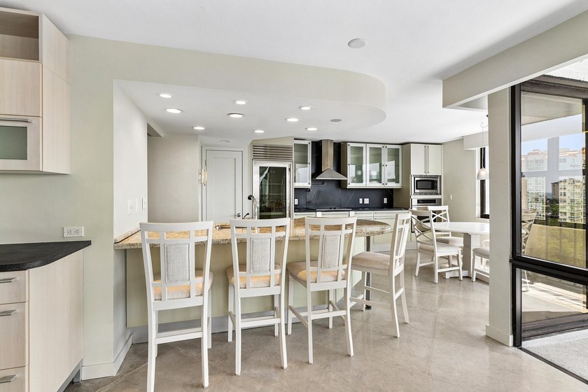 Experience South Florida waterfront living in this beautiful - photo 5