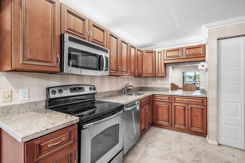 An original turn-key residence offering both immediate - photo 10