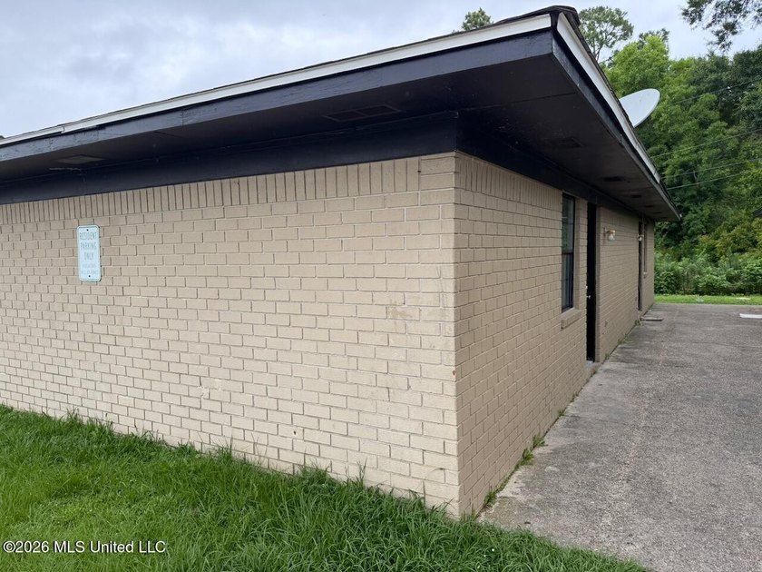 Rare investment opportunity directly across from the north - photo 9