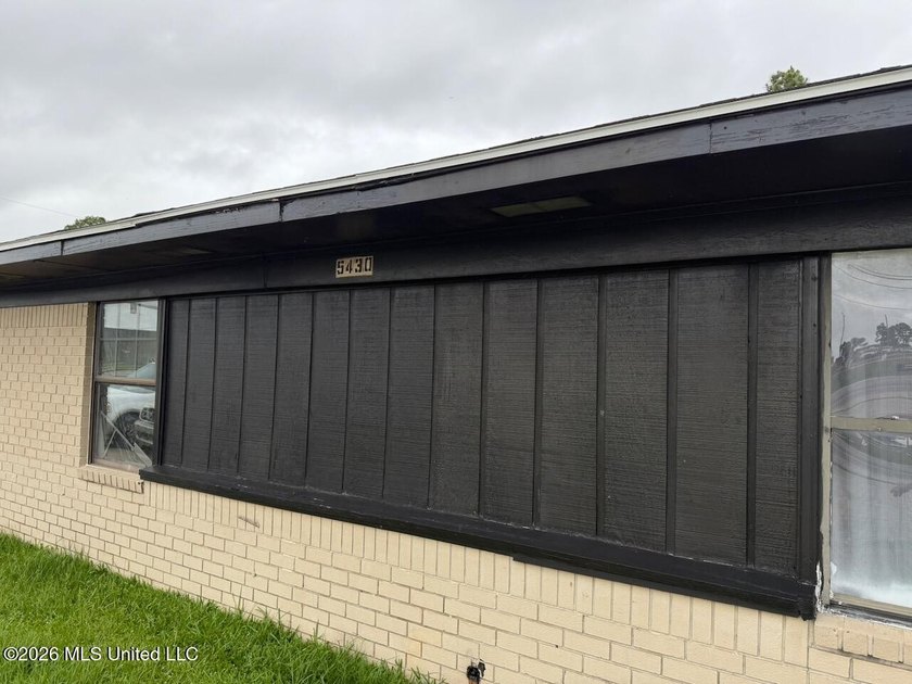 Rare investment opportunity directly across from the north - photo 10
