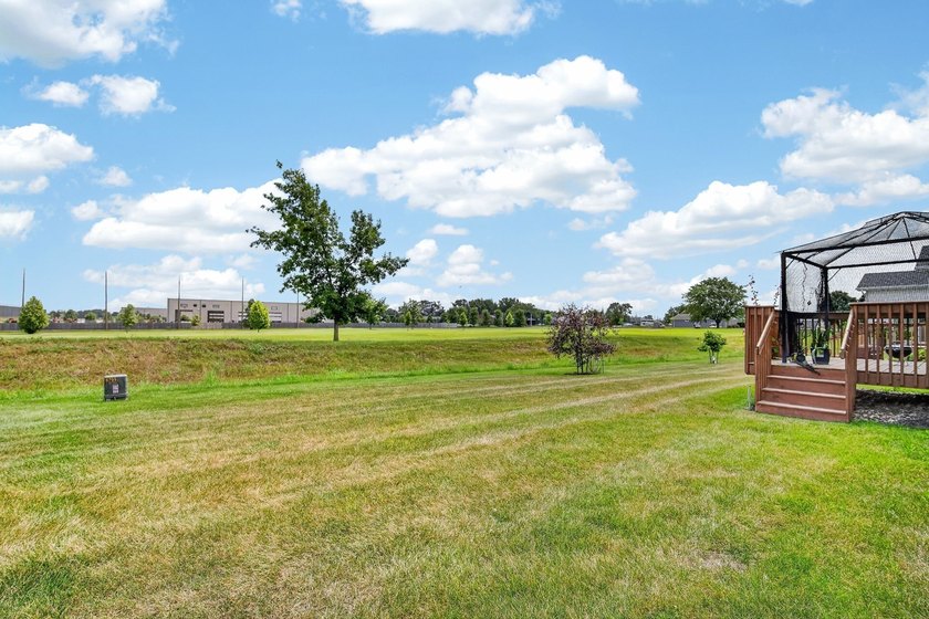 Move-in ready ranch home located on the golf course with the - photo 31
