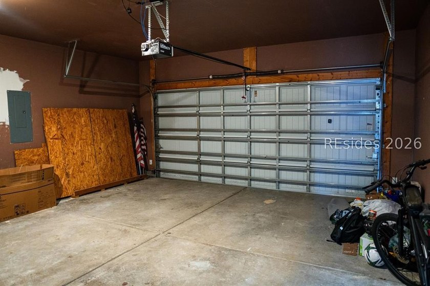 Bright, spacious, and move-in ready, this 4-bedroom, 3-bath home - photo 33