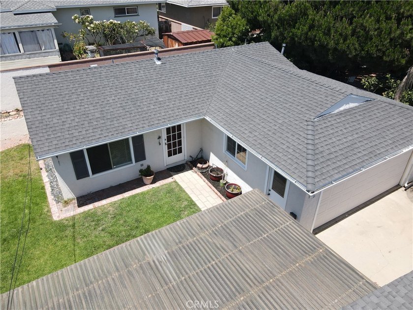 Welcome to this move in spacious, wonderfully located family - photo 6