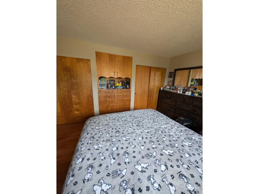 Excellent investment opportunity on 3.6 private acres tucked off - photo 19