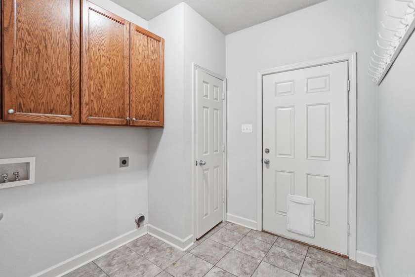 Gorgeous, well maintained home in a cul-de-sac is ready for new - photo 22