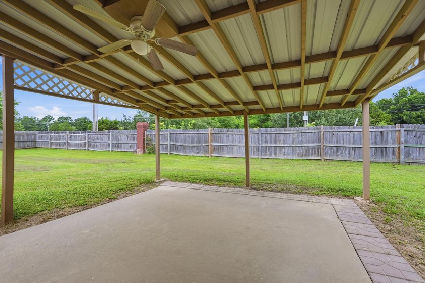 Gorgeous, well maintained home in a cul-de-sac is ready for new - photo 24