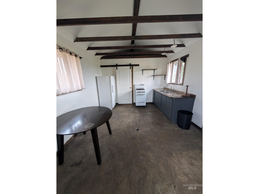 Excellent investment opportunity on 3.6 private acres tucked off - photo 38