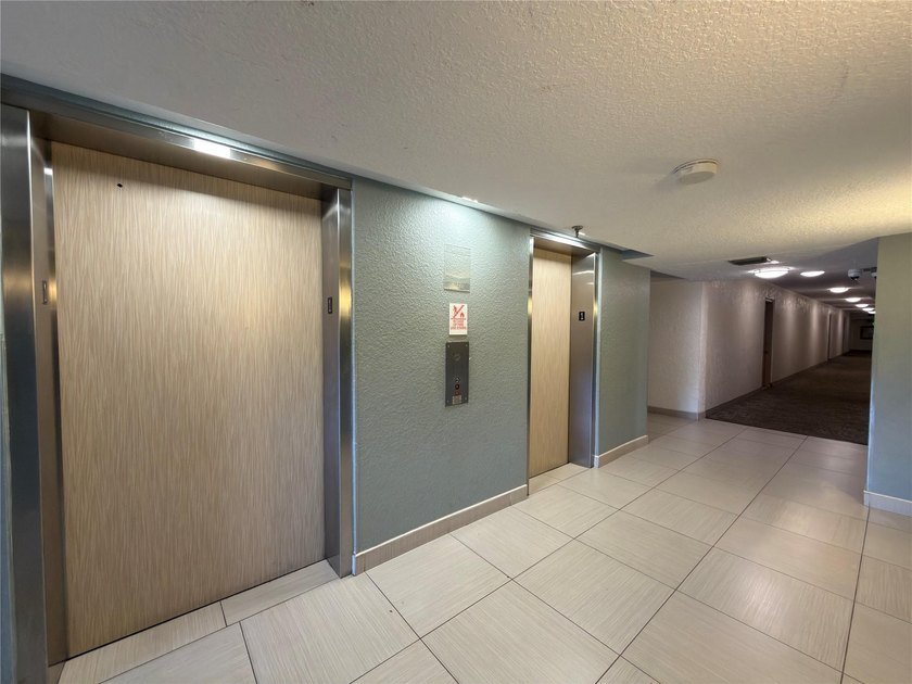 Welcome to beautiful Boca Raton! This move-in ready unit is a - photo 5