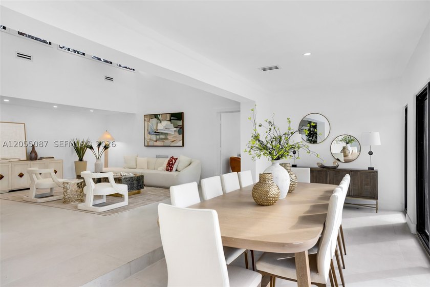 Introducing Villa Shores, a recently fully renovated &amp; - photo 22