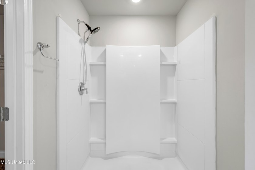 Welcome to 10440 Willow Leaf Drive, a beautifully maintained - photo 26