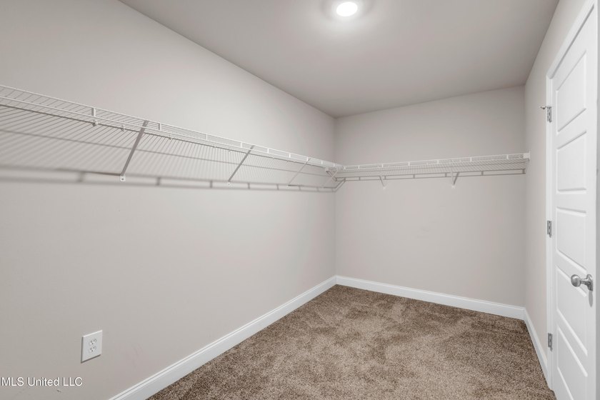 Welcome to 10440 Willow Leaf Drive, a beautifully maintained - photo 30