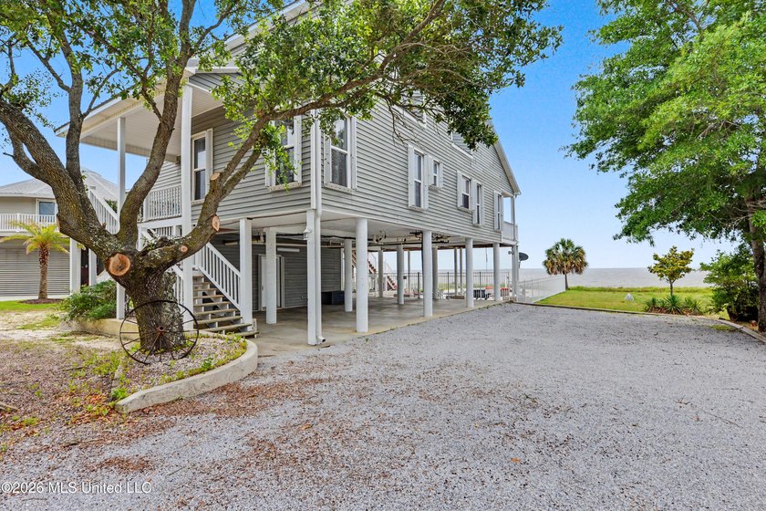Welcome to your own private waterfront paradise! This - photo 3