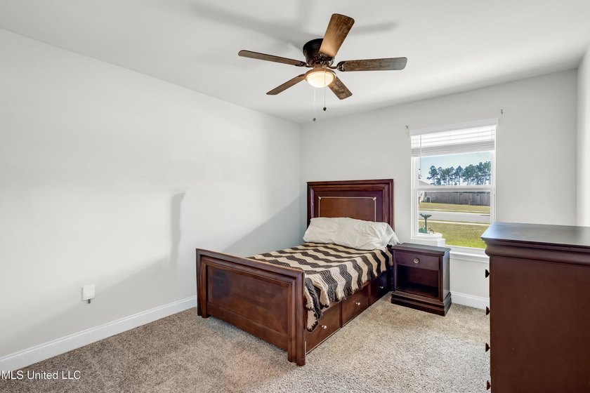 Welcome to 10440 Willow Leaf Drive, a beautifully maintained - photo 34